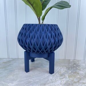 Indoor Planter Pot with Drainage Holes Saucer, The Rivio Planter with Stand